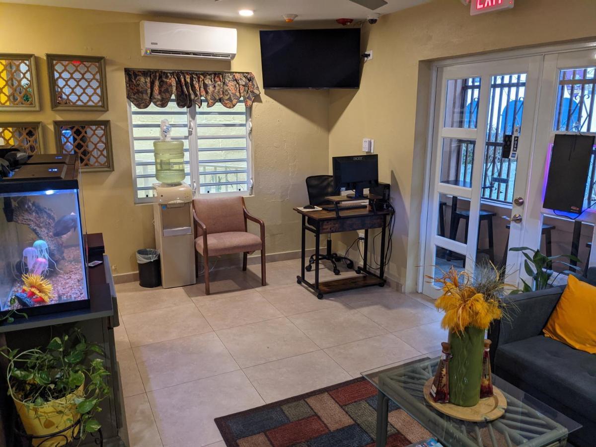 Midtown Guest House Charlotte Amalie Luaran gambar