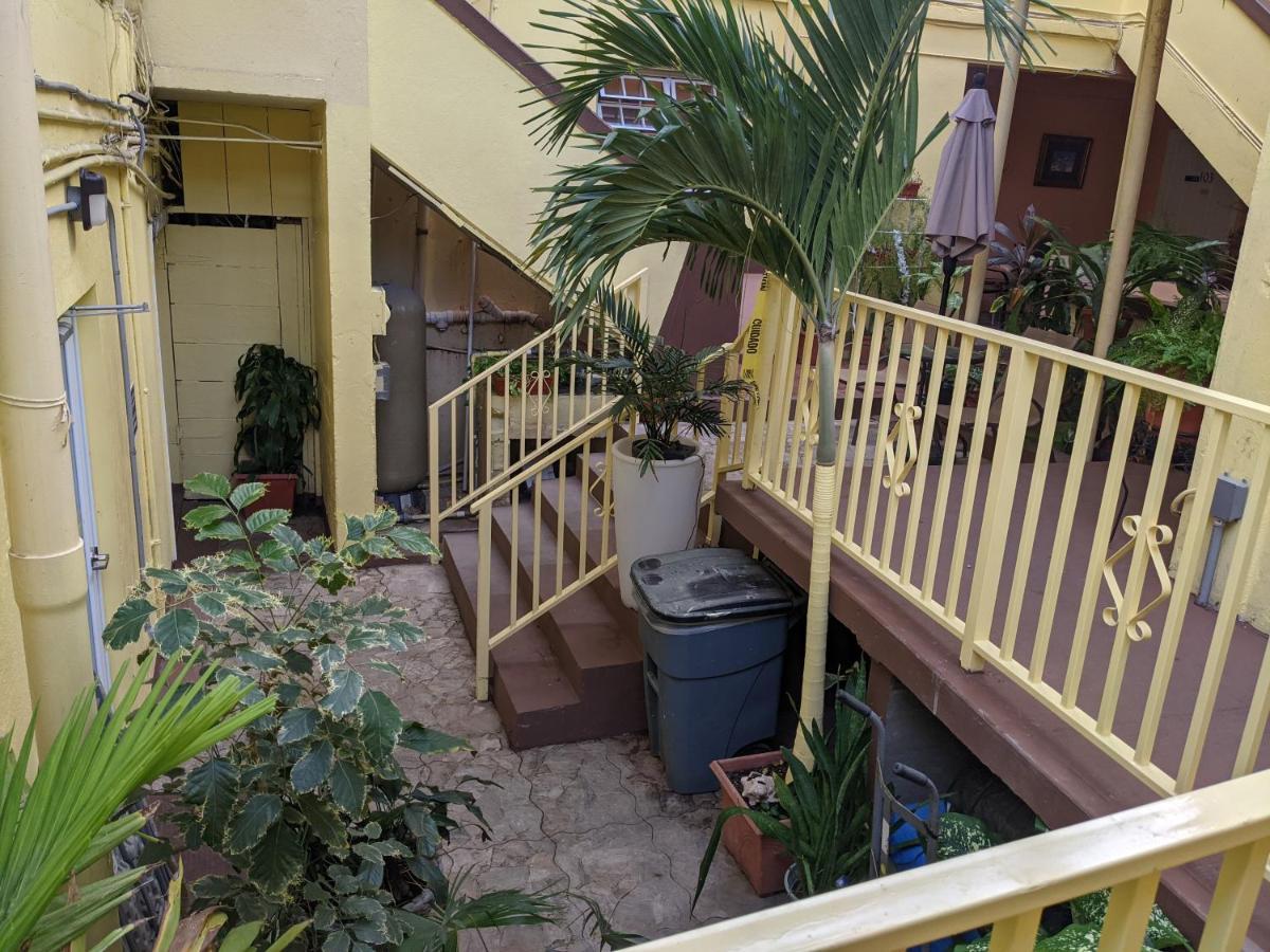 Midtown Guest House Charlotte Amalie Luaran gambar