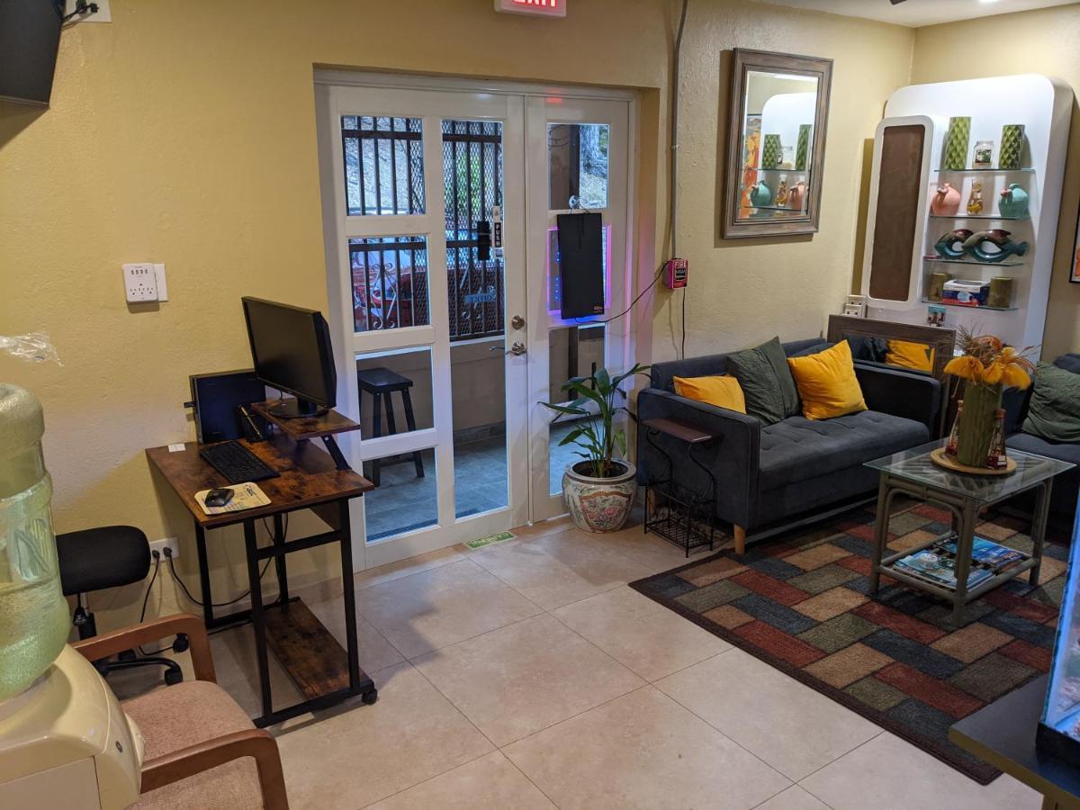 Midtown Guest House Charlotte Amalie Luaran gambar
