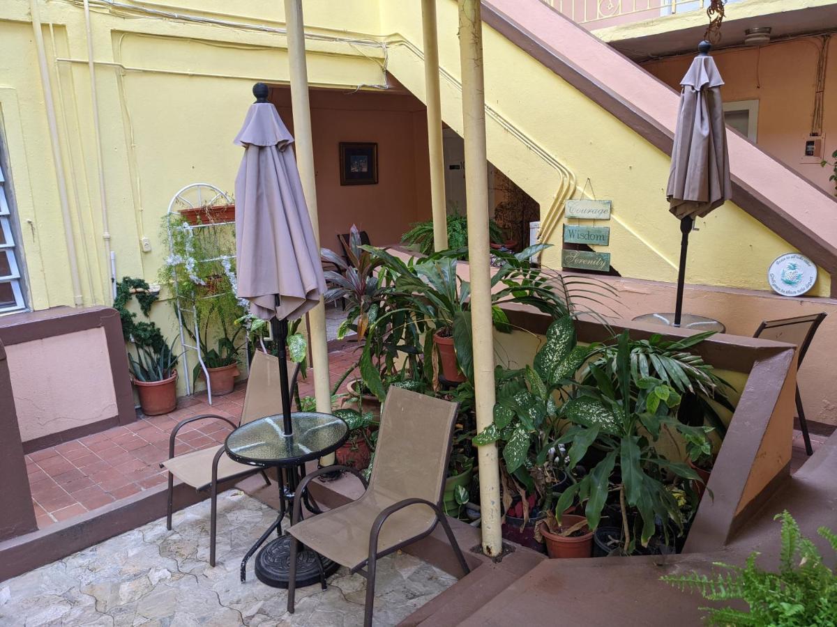 Midtown Guest House Charlotte Amalie Luaran gambar